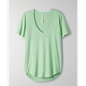 Aritzia - Foundation V-Neck T-Shirt - Bright Mint